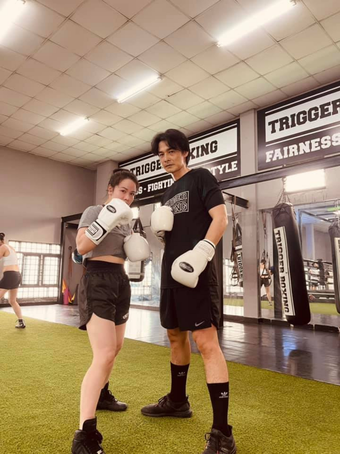 Mới đây, Quách Ngọc Ngoan khiến dân tình trầm trồ với diện mạo mới săn chắc, lực lưỡng. Anh tiết lộ phải mất gần 1 năm mới tập tành để có cơ thể như vậy.