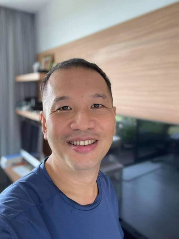 Đạo diễn Quang Huy tiết lộ anh thường xuyên đạp xe vòng quanh thành phố, đây là một trong những cách giúp anh thay đổi số cân nặng. 