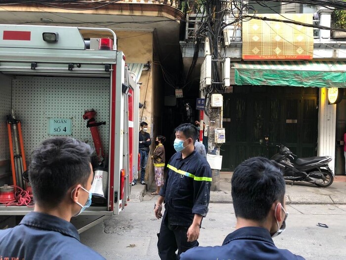 Sau nhiều nỗ lực, đám cháy cơ bản được dập tắt.