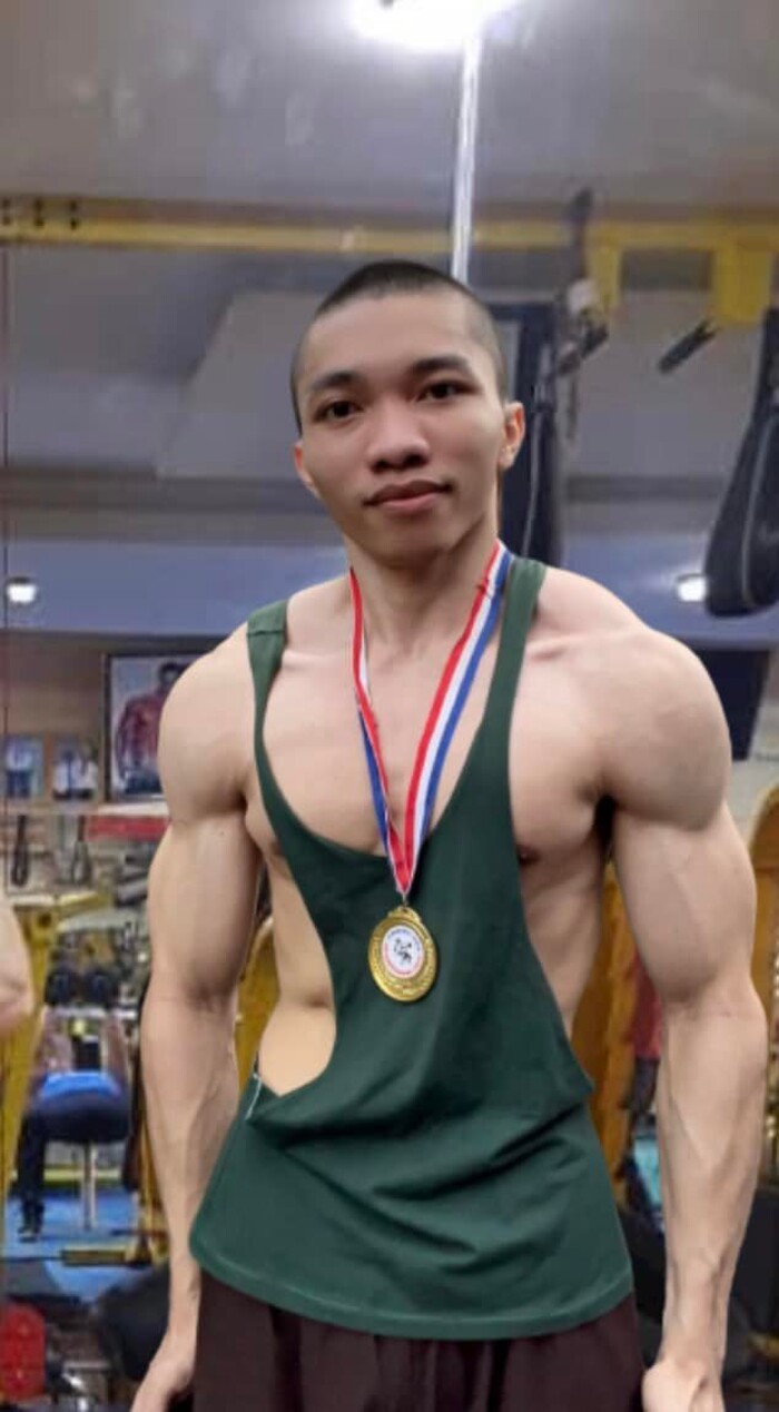 Kèm với bài viết, Nhị Nguyên đã chia sẻ bằng cấp về thể hình mà nhóm người này đã đạt được trong suốt thời gian qua.