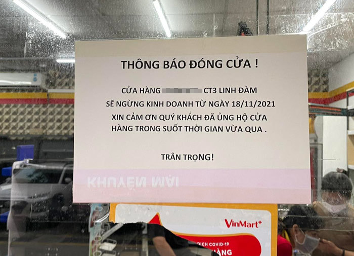 Nhiều cửa hàng đóng cửa rời bỏ chung cư (Ảnh:D.Anh)