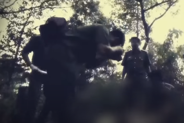 Nhận được tin báo lực lượng Công an đã nhanh chóng xuống hiện trường. Qua đó, xác định nạn nhân là nữ, khoảng 40 - 45 tuổi, chết trong tư thế nằm úp mặt, phần đầu và mặt có vết thương. Nạn nhân tử vong do chấn thương sọ não.