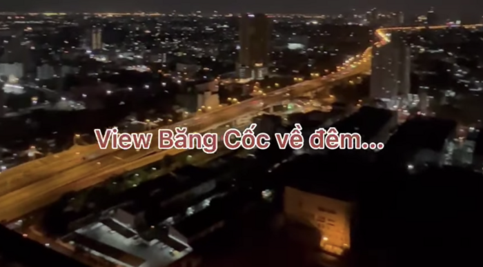 Từ phòng ngủ, nàng hậu có thể ngắm một góc của thủ đô Bangkok.