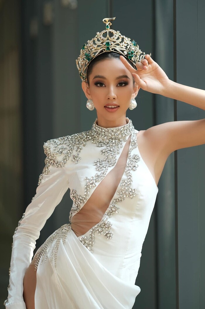 Ngay từ khi Miss Grand International 2021 khởi tranh tại xứ Chùa vàng, người đẹp sinh năm 1998 gây chú ý nhờ vẻ đẹp quyến rũ.