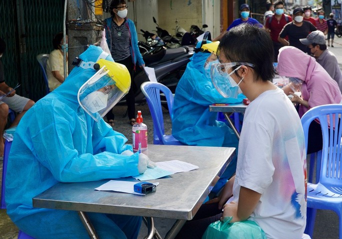 Khám sàng lọc trước khi tiêm chủng