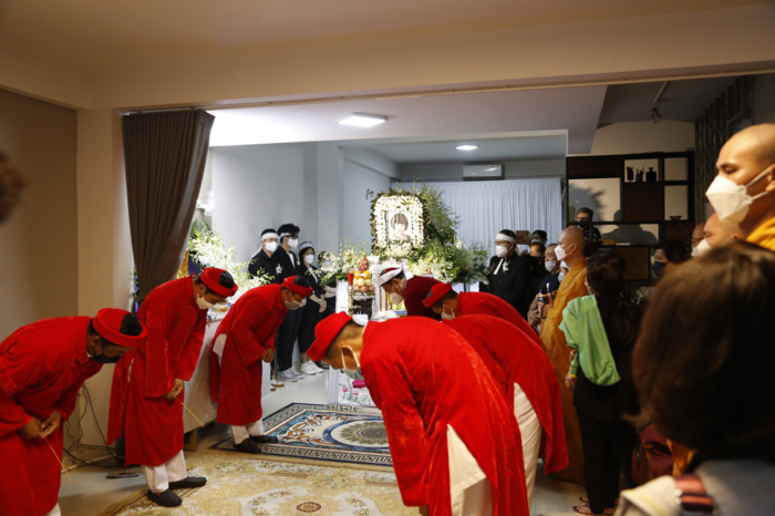 Quang cảnh trước giờ di quan.