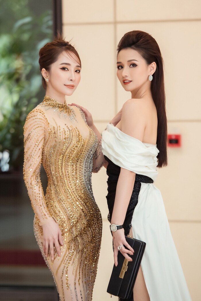 Quỳnh Nga và Lã Thanh Huyền đọ sắc tại sự kiện.