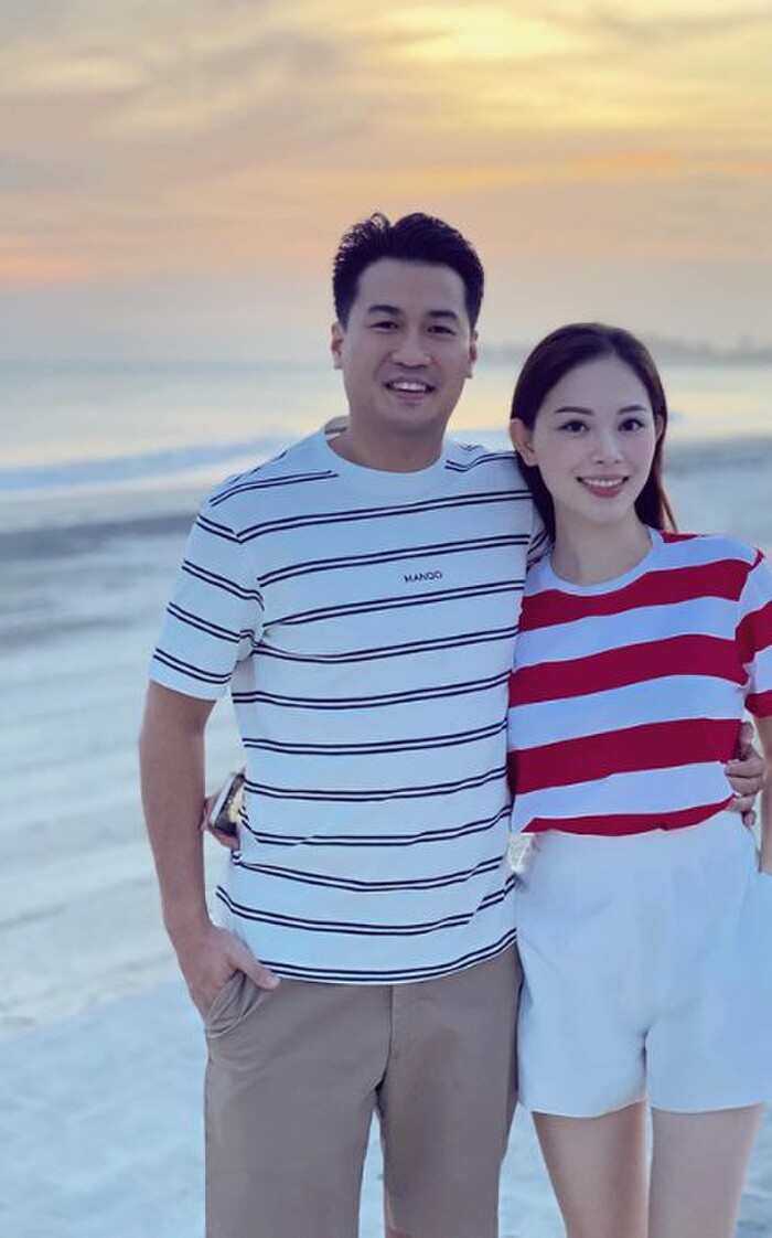 Trong chuyến công tác gần đây, Phillip Nguyễn cũng đưa Linh Rin đi cùng và còn quay clip công khai ở bên nhau lên Instagram.