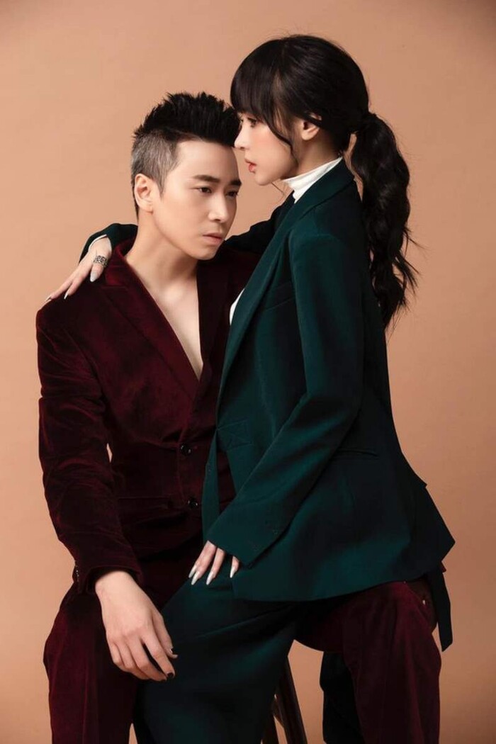 Ngày 3/11, Bella Q (tên thật Uyên Phan) lên tiếng xác nhận đã chia tay rapper Karik từ lâu.