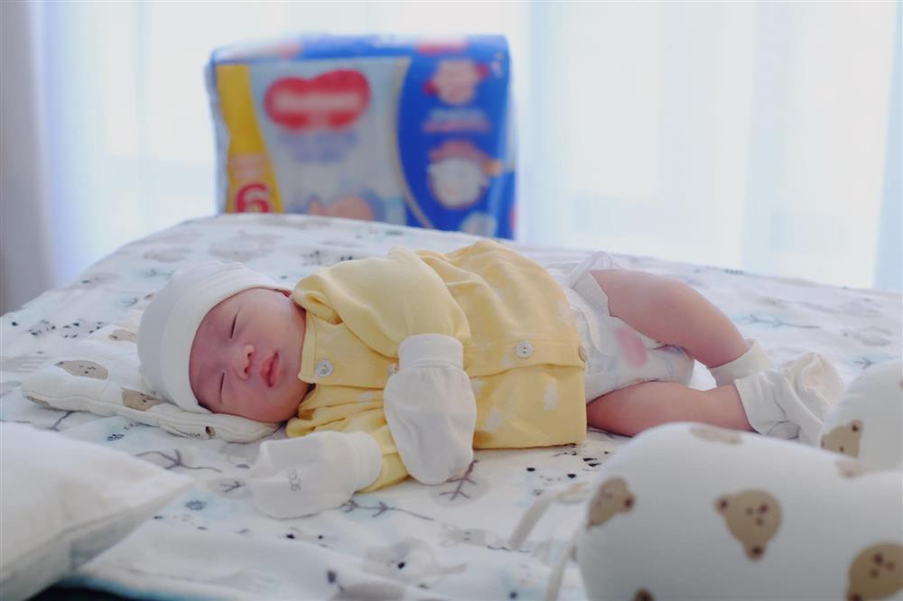 Em bé trộm vía trông khá cứng cáp.