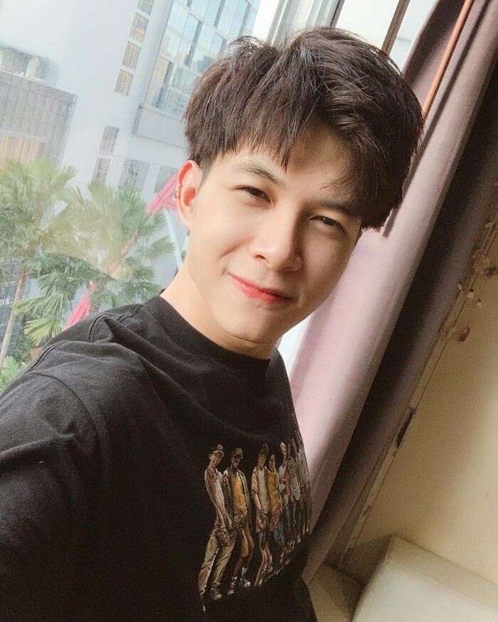 Dòng trạng thái lúc nửa đêm của Anh Tú khiến nhiều 