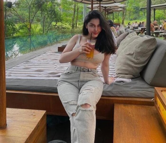 Cassandra Angelie khai nhận vì ảnh hưởng bởi dịch bệnh, cô phải bán dâm để kiếm thêm thu nhập, 