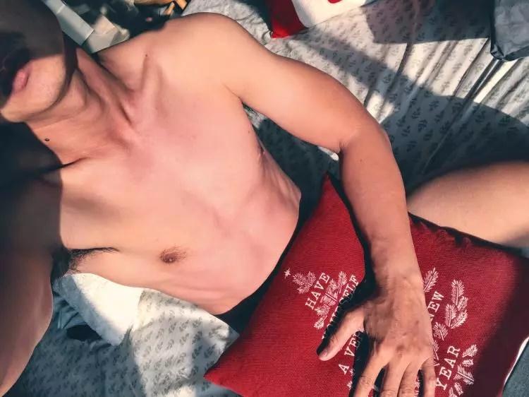 Đây không phải lần đầu tiên nam MC khiến chị em 