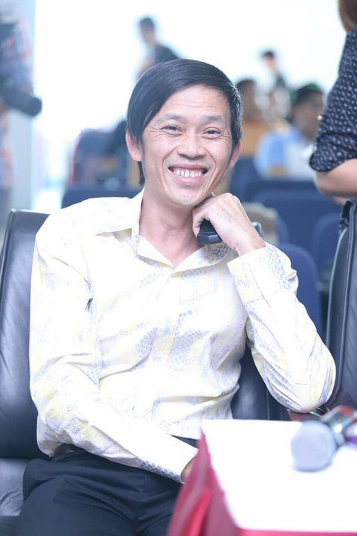 Trước đây răng của Hoài Linh vẫn còn nhiều khuyết điểm.