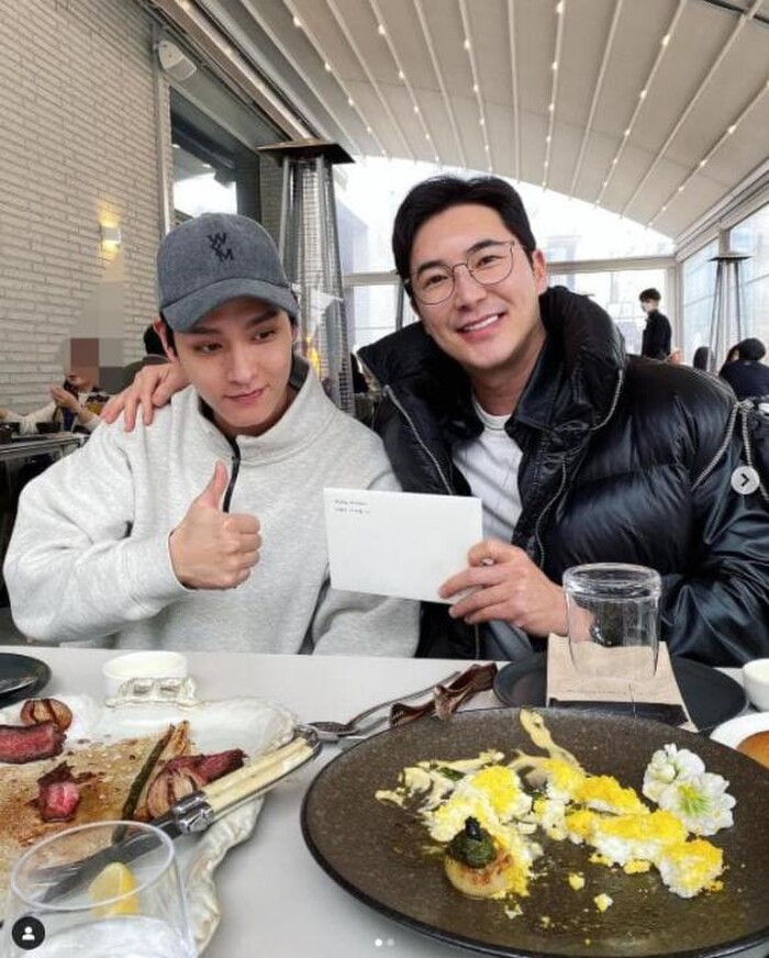 Những khách mời đầu tiên trong đám cưới của Choi Tae Joon và Park Shin Hye được tiết lộ.