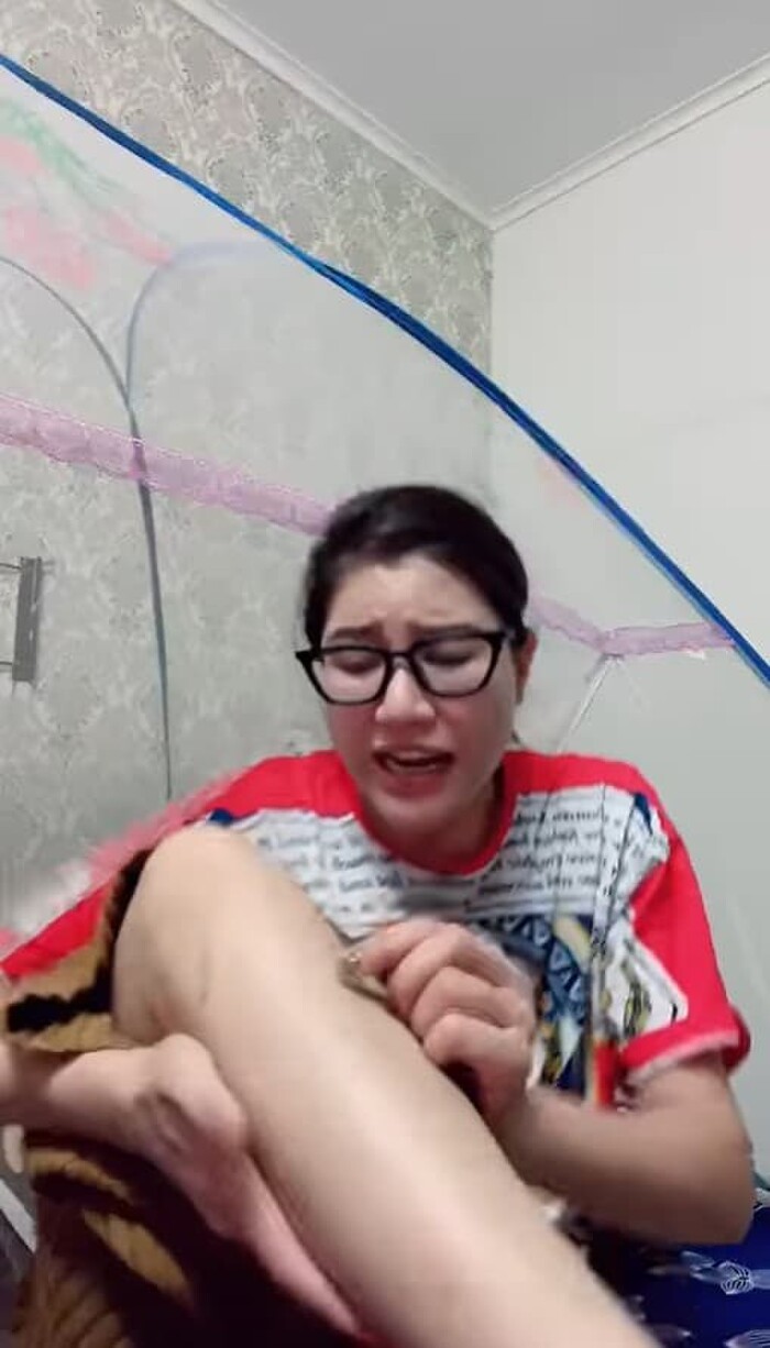 Cựu người mẫu tiết lộ cô từng bị bố mẹ dọa từ mặt, đánh đập vì Trang Trần muốn đi làm người mẫu.