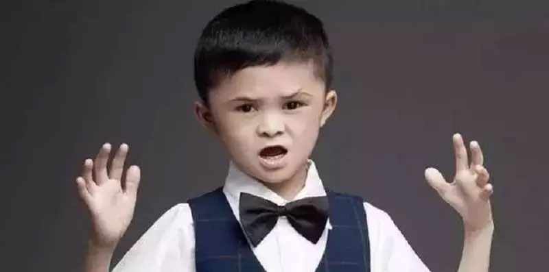 Khi đó cậu bé làm mẫu nhí, gương mặt quảng cáo cho nhiều thương hiệu.