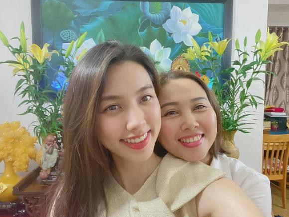 Nàng Hậu và mẹ rất thân thiết như những người bạn