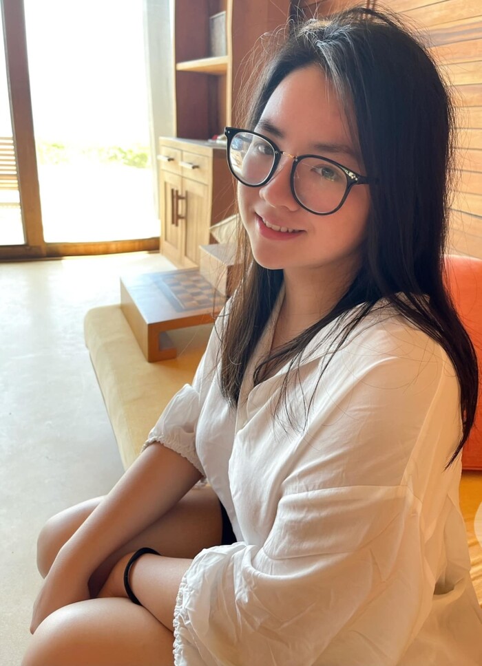 Cô bé sở hữu nhiều đường nét thanh tú