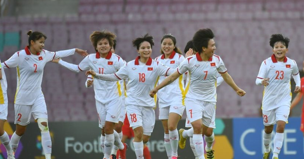 Tuyển nữ Việt Nam bất ngờ mở tỉ số trận đấu