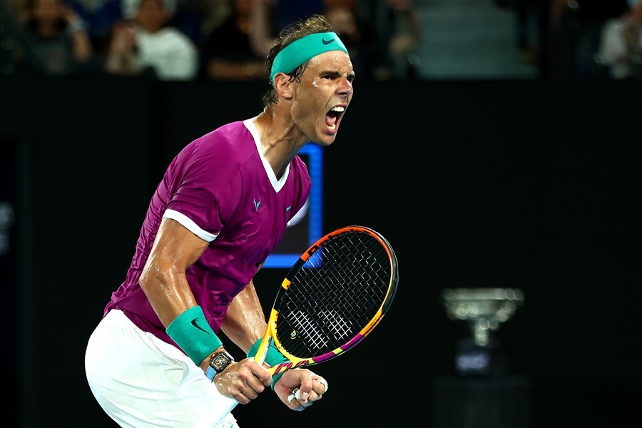 Niềm vui của Nadal với chức vô địch Australian Open. Và quan trọng hơn, anh vượt lên trên Roger Federer và Novak Djokovic để lập kỷ lục dành 21 danh hiệu Grand Slam