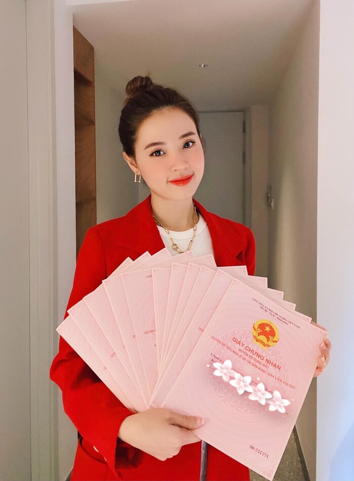 Ở tuổi 32, Midu đã sở hữu khối tài sản kếch xù nhiều người mơ ước. 