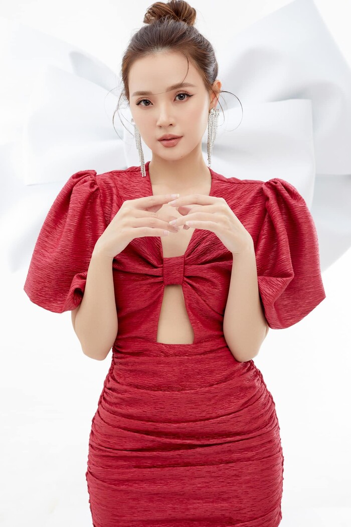 Dưới bài viết, rất nhiều người bày tỏ sự ngưỡng mộ tuổi trẻ tài cao của Midu. 