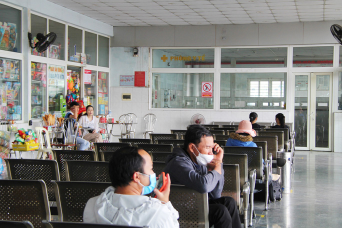 Bên trong nhà chờ tuyến Đà Nẵng đi các tỉnh phía Bắc