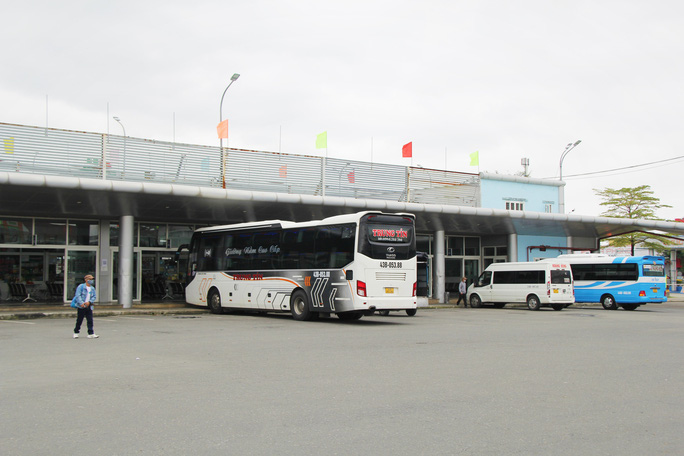 Bến xe Đà Nẵng ế ẩm, xe xuất bến chủ yếu là các chặng ngắn như Đà Nẵng đi Quảng Bình, Quảng Trị, Huế,...