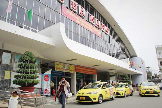 Ga Đà Nẵng đông khách trong ngày cuối cùng của kỳ nghỉ Tết Nguyên đán 2022