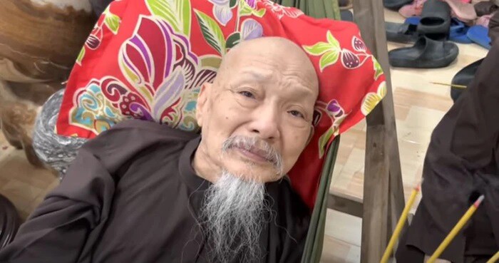 Ông Lê Tùng Vân xuất hiện trong đêm giao thừa vừa qua. Ảnh cắt từ clip