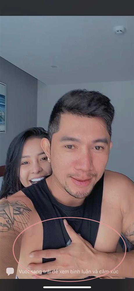 Lương Bằng Quang nhanh chóng che lại.