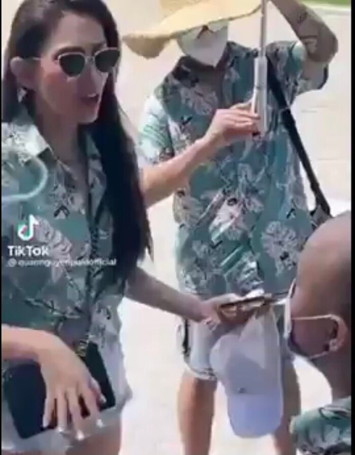  Khiến khán giả không khỏi hoang mang. 