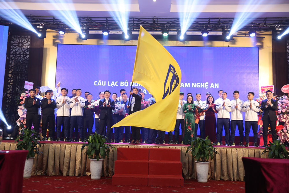 Thầy trò HLV Nguyễn Huy Hoàng quyết tâm vào top 3 V-League 2022