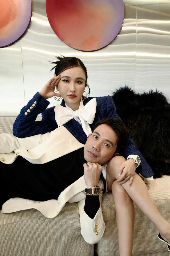 Vợ chồng Minh Nhựa gây chú ý bởi lối sống xa hoa, thời thượng mỗi khi xuất hiện.