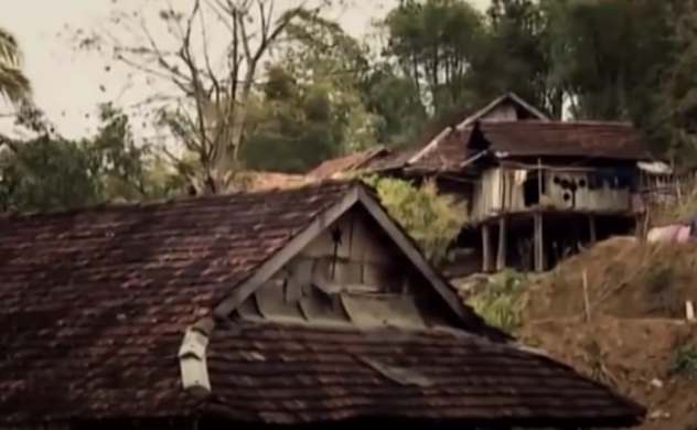 Do trước khi rời nhà đi, chị Mấng mang theo một số tiền lớn, nên gia đình có cảm giác vô cùng bất an, lo lắng. Lập tức, người thân tìm tới căn nhà chị Mấng thường ở tại bản Pú Hồng A, xã Pú Hồng để kiểm tra.