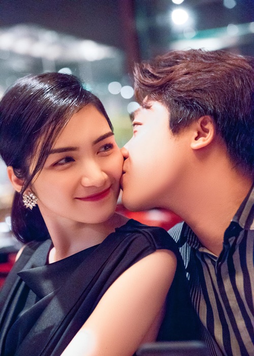 Người hâm mộ mong đợi Hòa Minzy sớm lên tiếng về tin đồn tình cảm. Ảnh: FBNV Xem video 