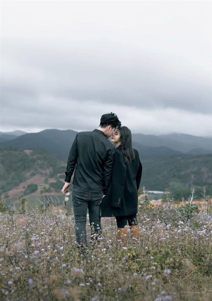 Phi Hùng công khai người yêu mới và liên tục đăng ảnh tình tứ.