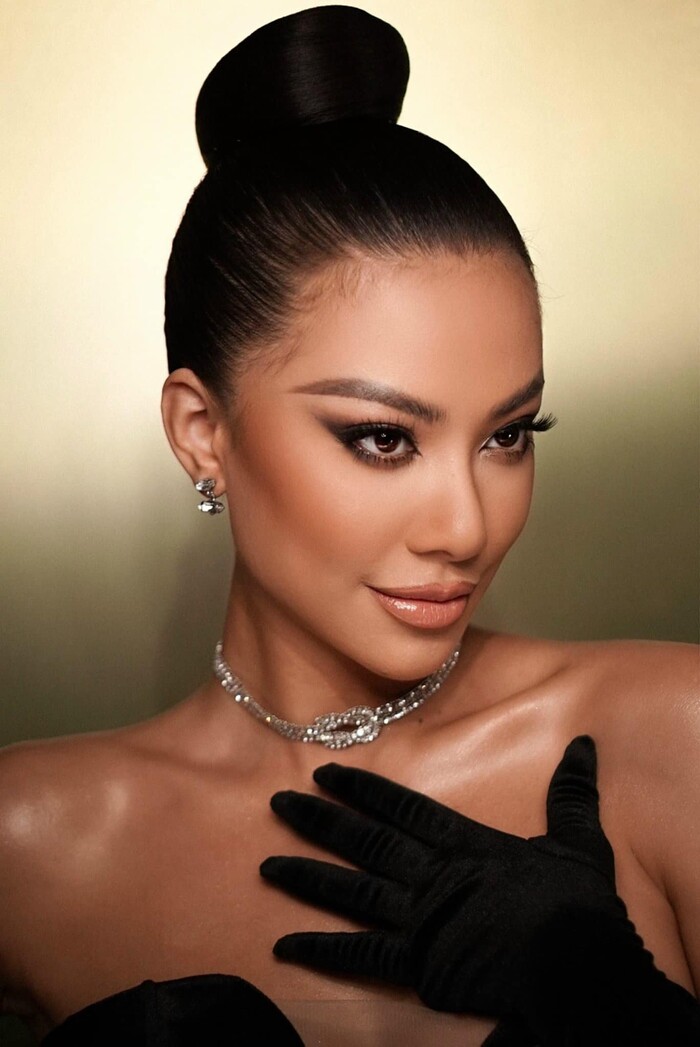 Người đẹp Cần Thơ theo đuổi hình ảnh quyến rũ, gợi cảm.