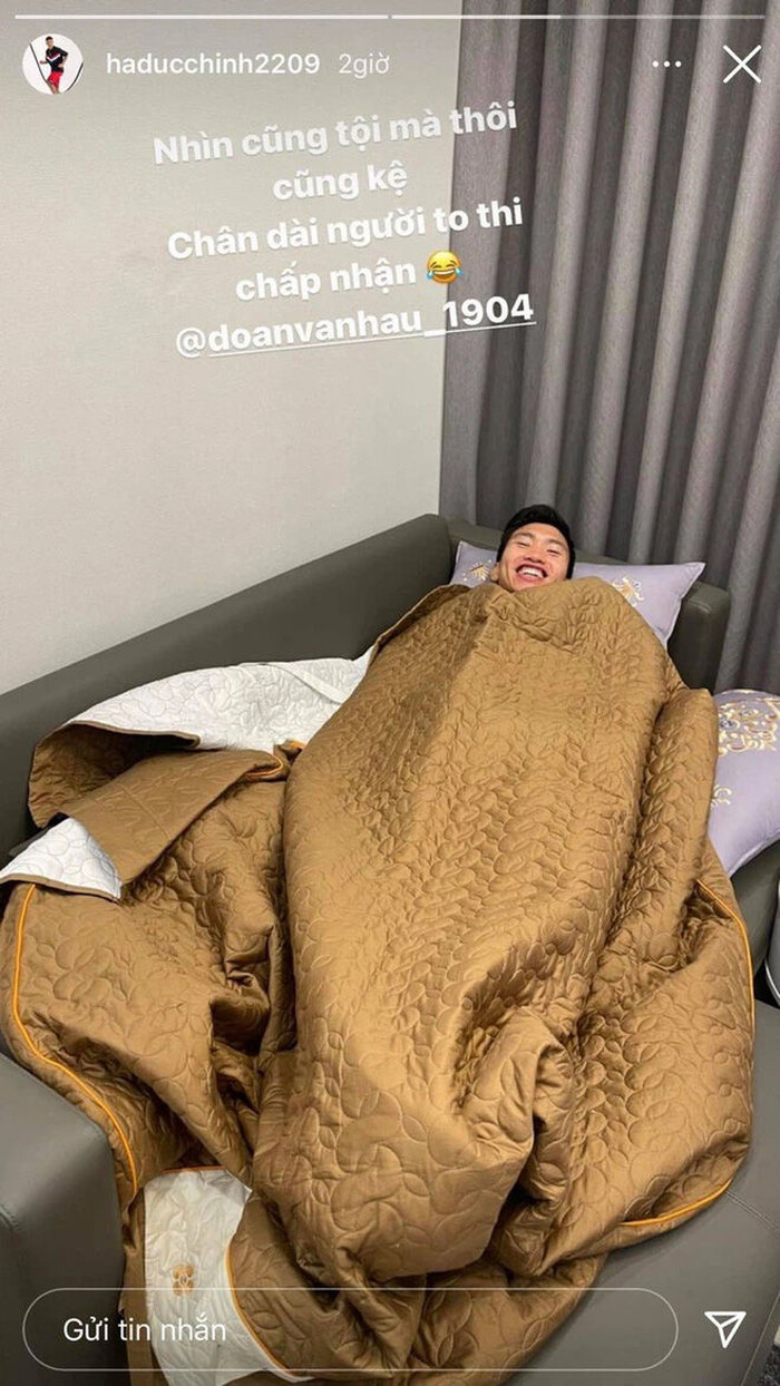 Nhà của Đức Chinh ở Hà Nội cũng là nơi tụ họp của các cầu thủ.