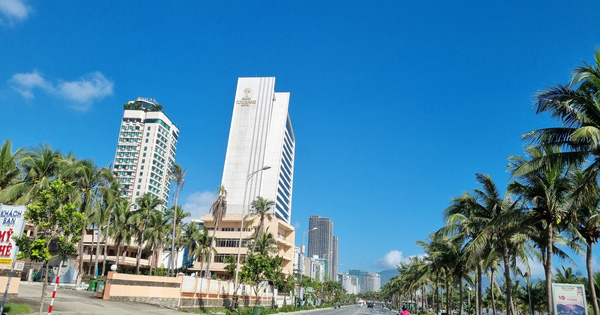 Các bất động sản nghỉ dưỡng dọc biển Đà Nẵng. Ảnh: Bích Vân