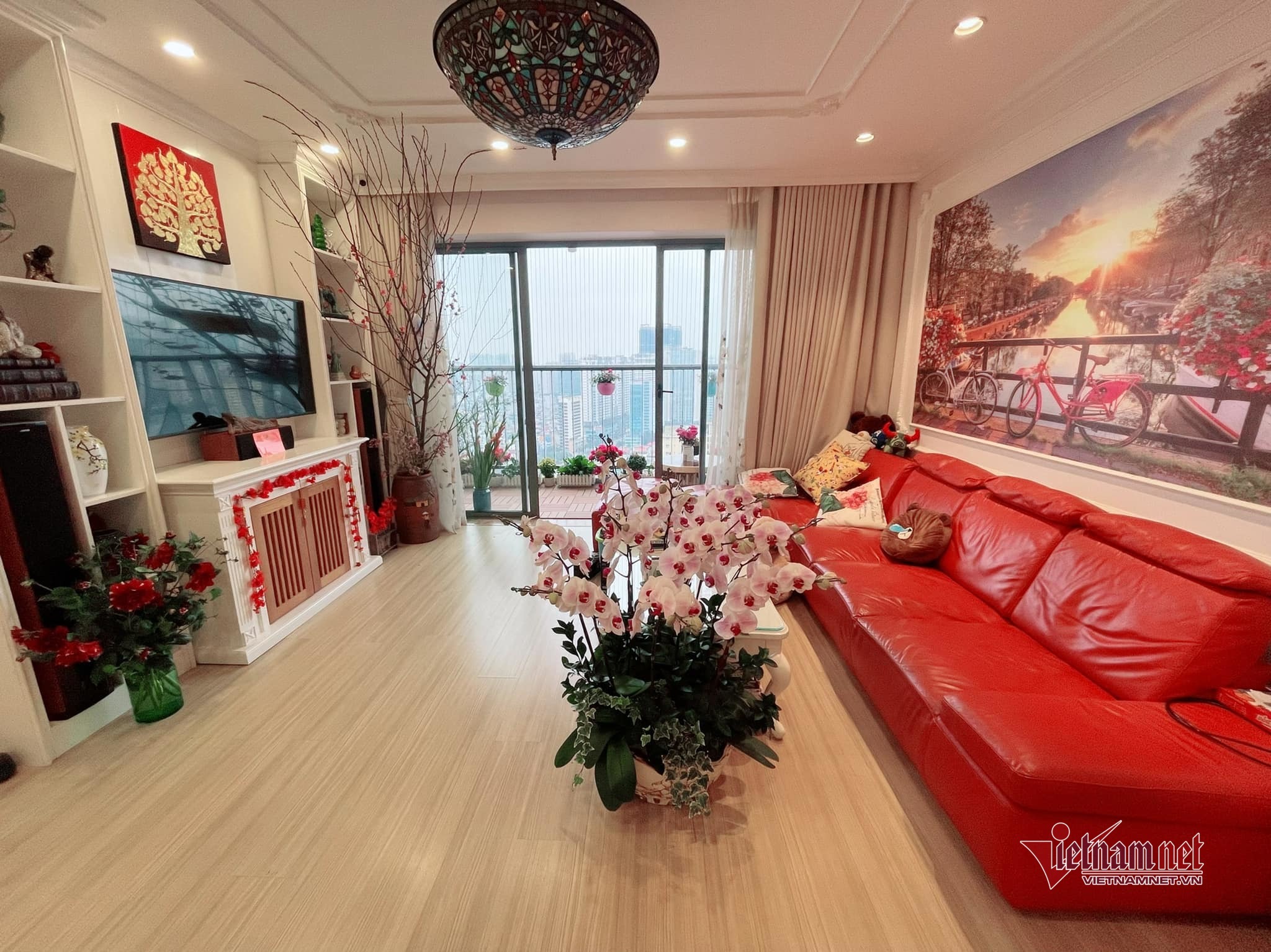 Thi thoảng mới đóng phim và dành nhiều thời gian cho gia đình nên Hoàng Xuân rất chăm chút cho tổ ấm của mình. Không gian sống của cô rất ấm cúng. 