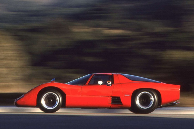 Một trong số đó là M6A, một nguyên mẫu mui trần được phát triển cho mùa giải Canada-Mỹ năm 1967. Được hoàn thiện với màu cam sáng, nó đã thống trị cuộc thi và góp phần thúc đẩy danh tiếng của McLaren.