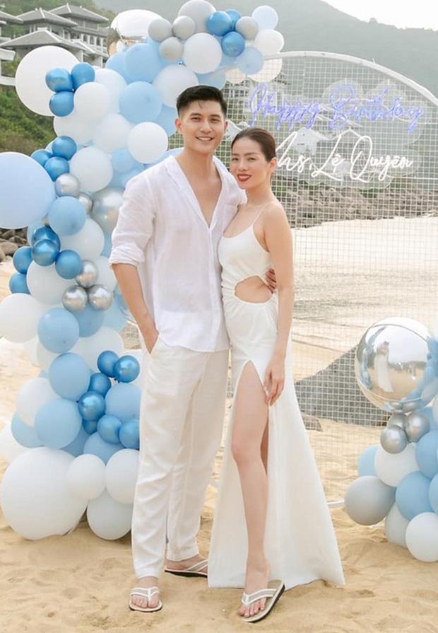 Trước đây, Lâm Bảo Châu bị bắt gặp nhiều khoảnh khắc khá hờ hững với người tình hơn 12 tuổi và những khoảnh khắc 