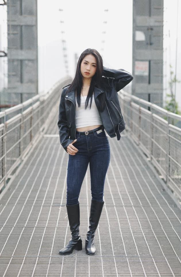 Trông cô nàng cứ phải gọi là ngầu... hết nước chấm.