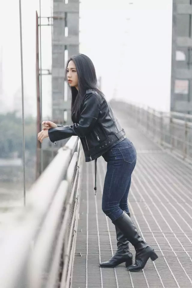 Dù xuất hiện với phong cách nào, người hâm mộ vẫn rất yêu thích tài năng trẻ của bóng đá nữ Việt Nam.