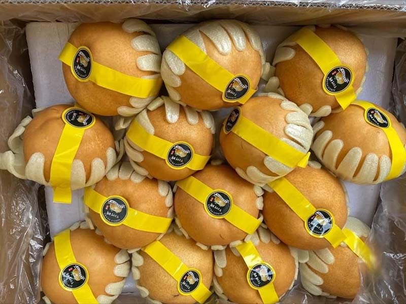 Người tiêu dùng còn ví lê nâu Hàn có giá rẻ như rau ngoài chợ.