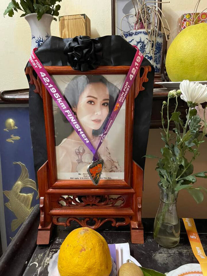 Tấm huy trương còn thiếu trong bộ sưu tập của Hoa hậu Thu Thủy.