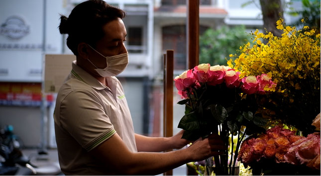 Hoa hồng có in chữ 