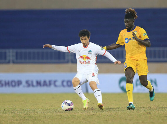 Công Phượng lần đầu được đá chính ở V-League 2022.